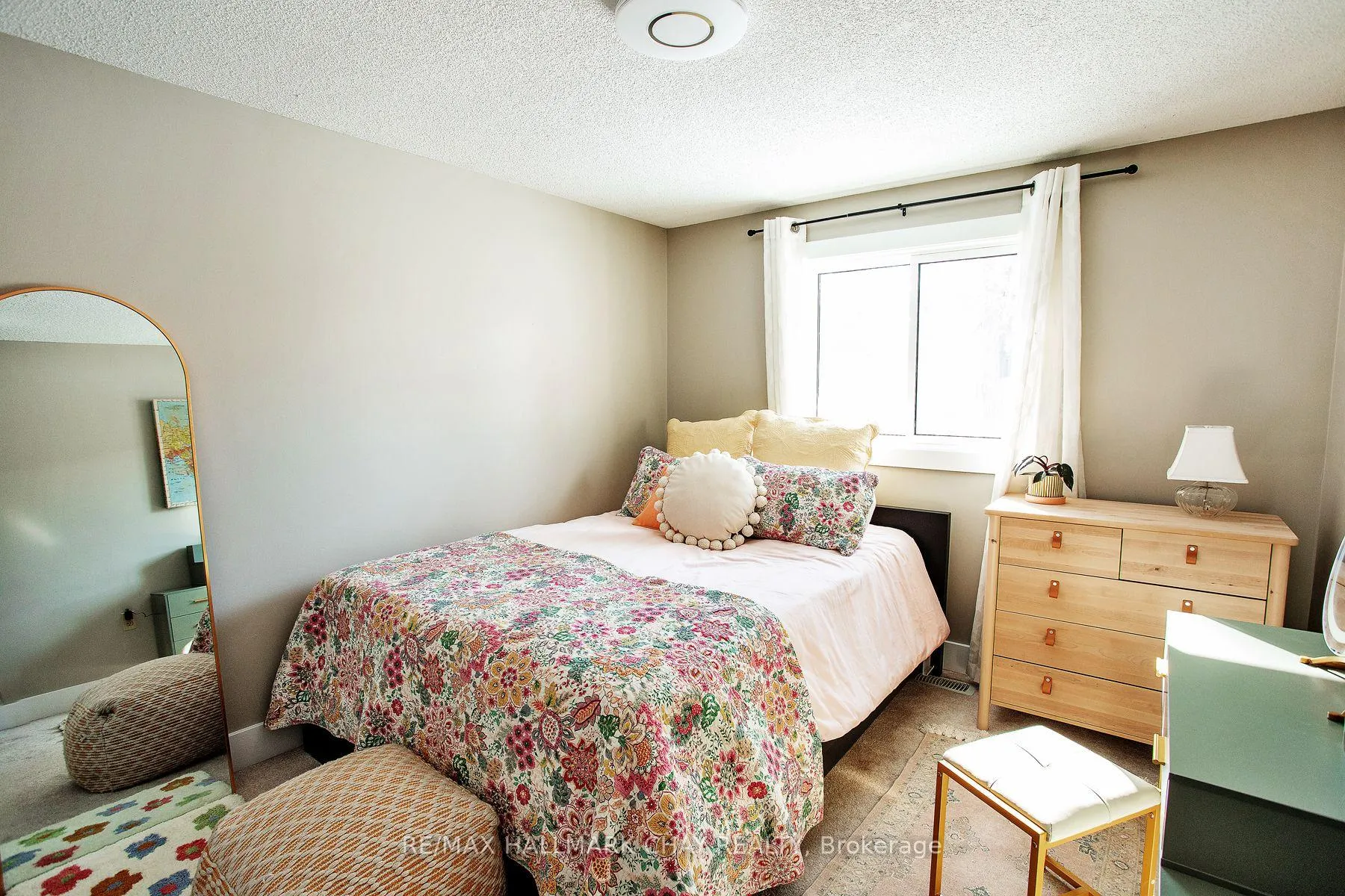 Photo 18 of 35 Geddes Crescent, Barrie, Northwest — HOMEH