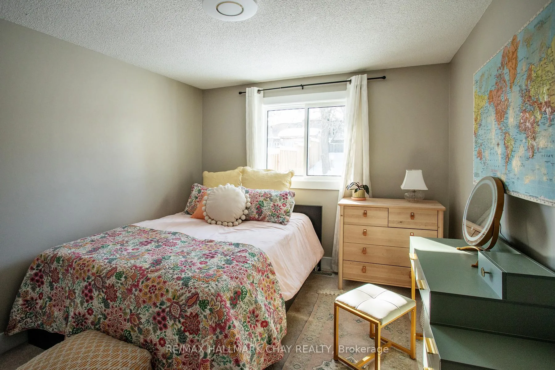 Photo 19 of 35 Geddes Crescent, Barrie, Northwest — HOMEH
