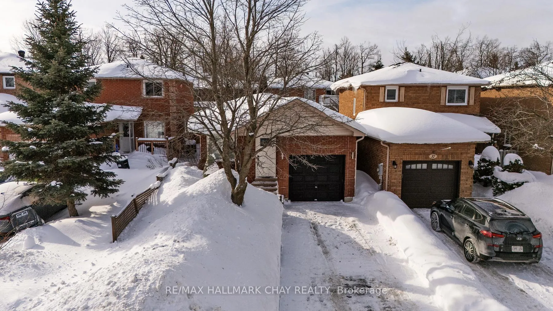 Photo 30 of 35 Geddes Crescent, Barrie, Northwest — HOMEH