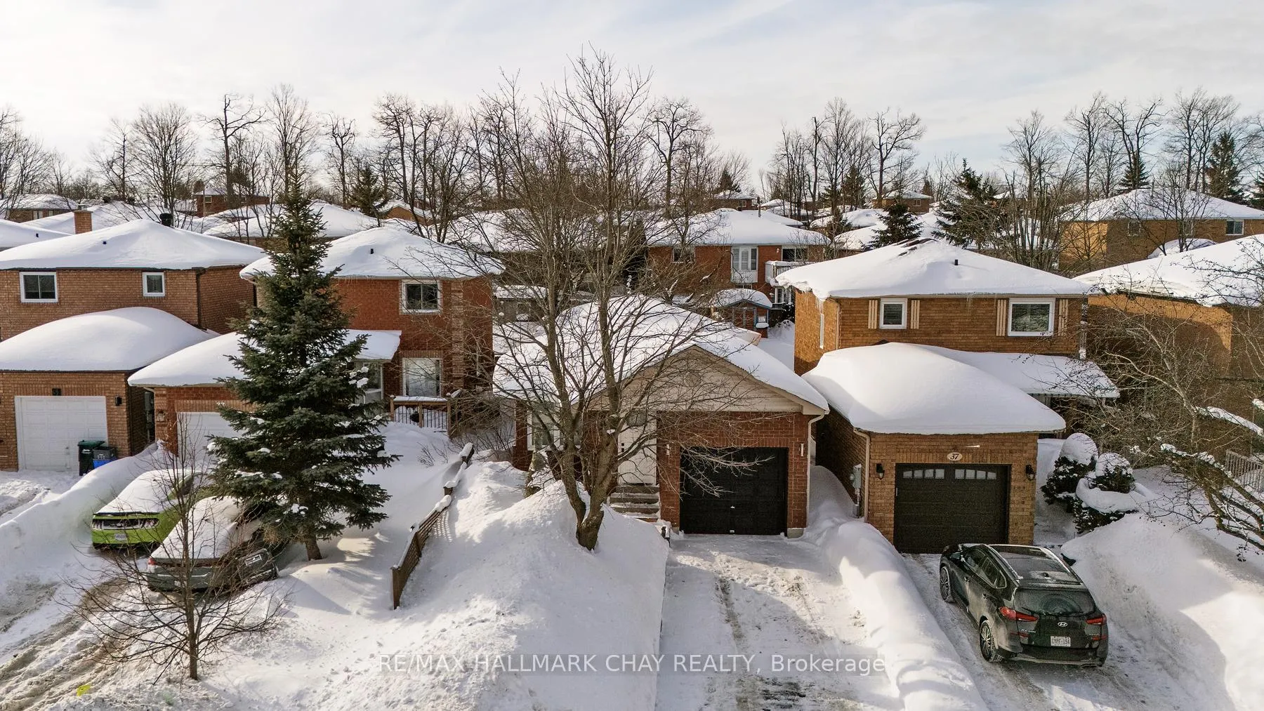 Photo 31 of 35 Geddes Crescent, Barrie, Northwest — HOMEH