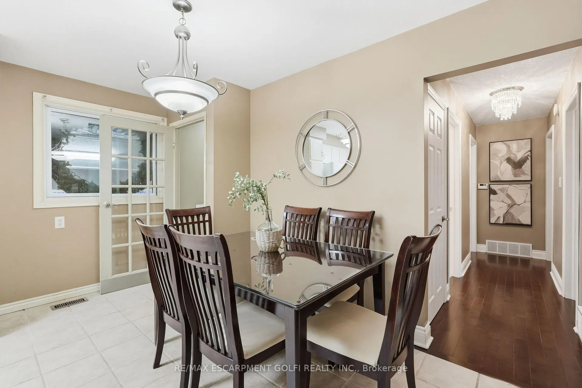 Photo 6 of 21 Odessa Street, Hamilton, Stoney Creek Mountain — HOMEH