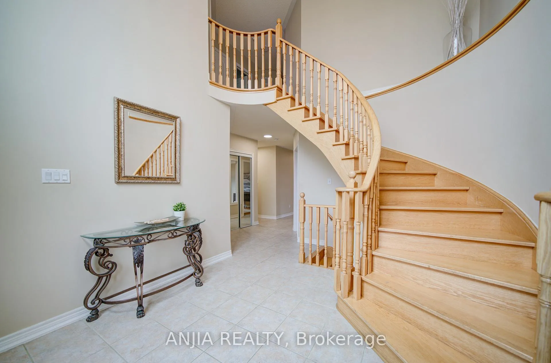 Photo 3 of 149 Quince Crescent, Markham, Rouge River Estates — HOMEH