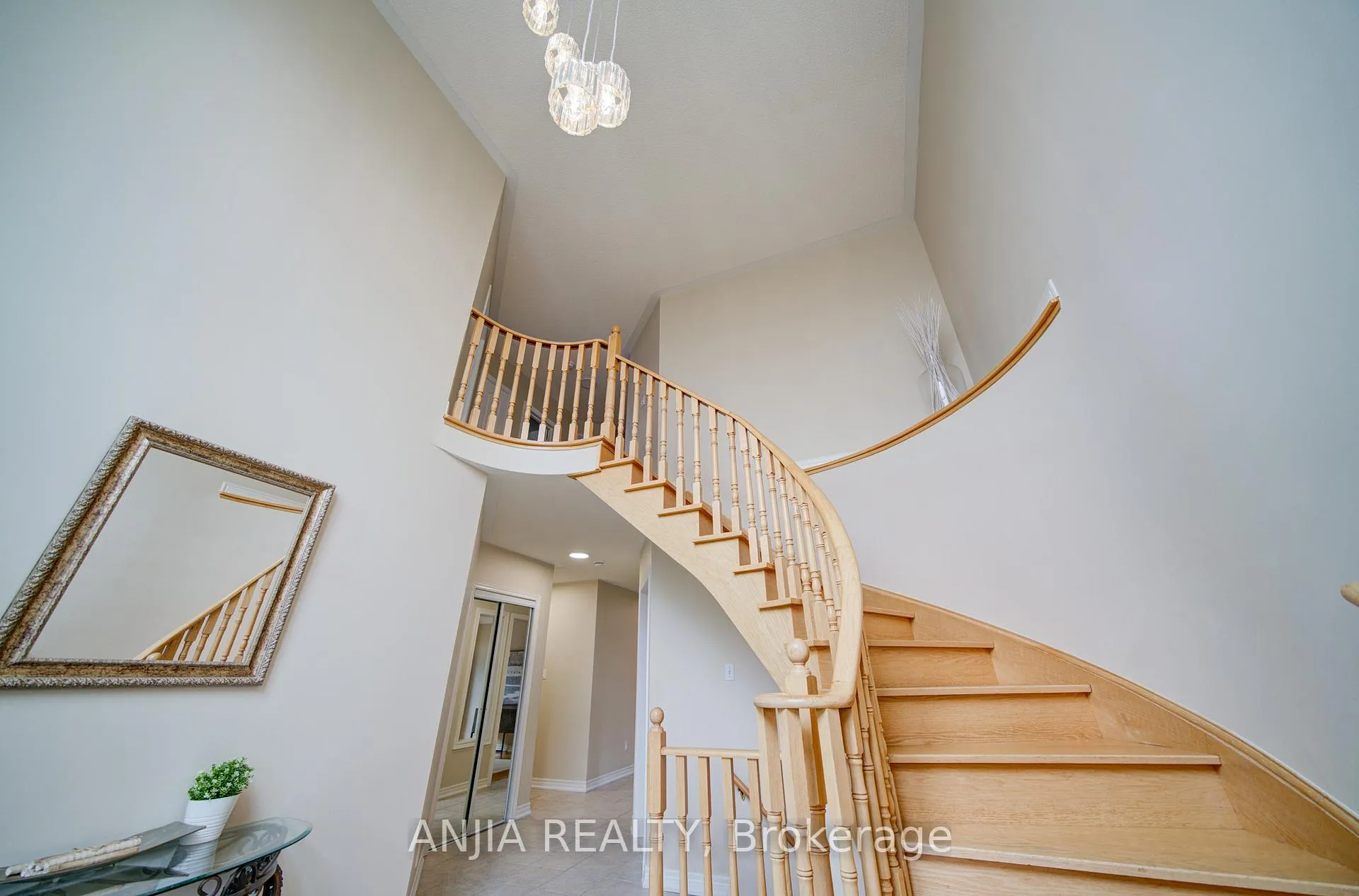 Photo 4 of 149 Quince Crescent, Markham, Rouge River Estates — HOMEH