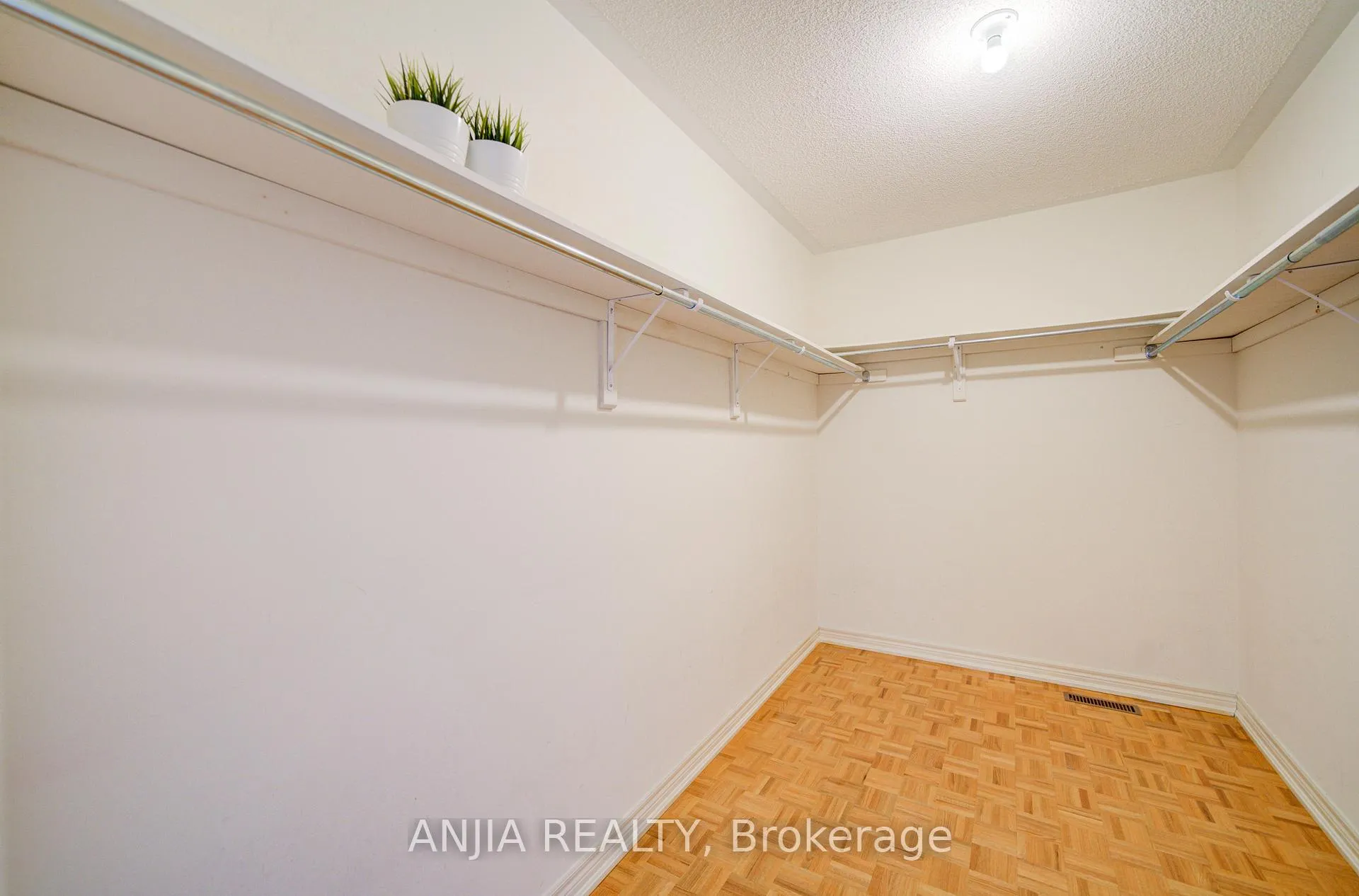 Photo 25 of 149 Quince Crescent, Markham, Rouge River Estates — HOMEH