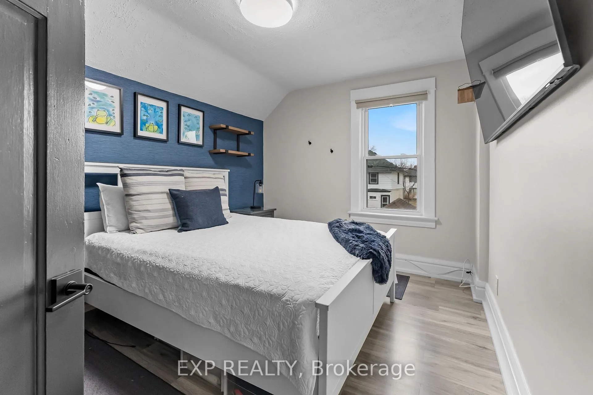 Photo 23 of 33 Richmond Avenue, St. Catharines, E. Chester — HOMEH