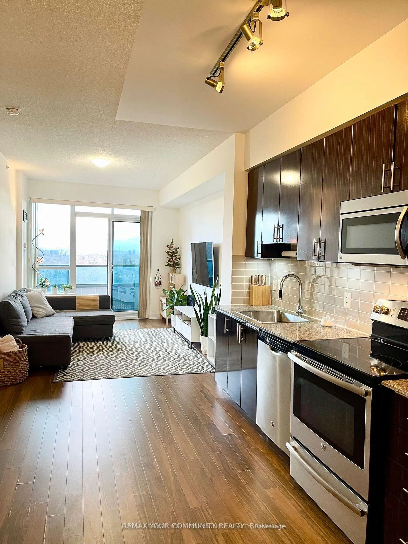 Photo 15 of Unit 1430, 7161 Yonge Street, Markham, Grandview — HOMEH