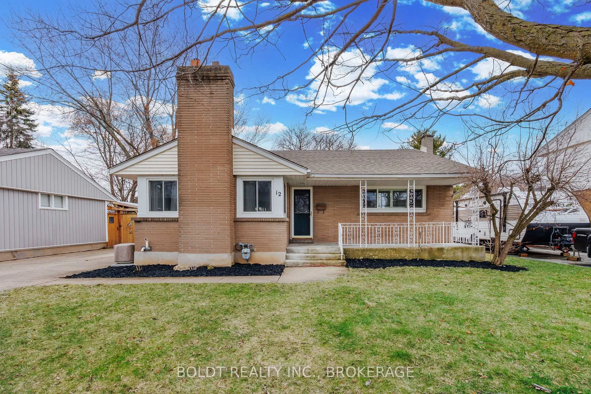 Photo 1 of 12 Sunnyside Drive, St. Catharines, Vine/Linwell — HOMEH