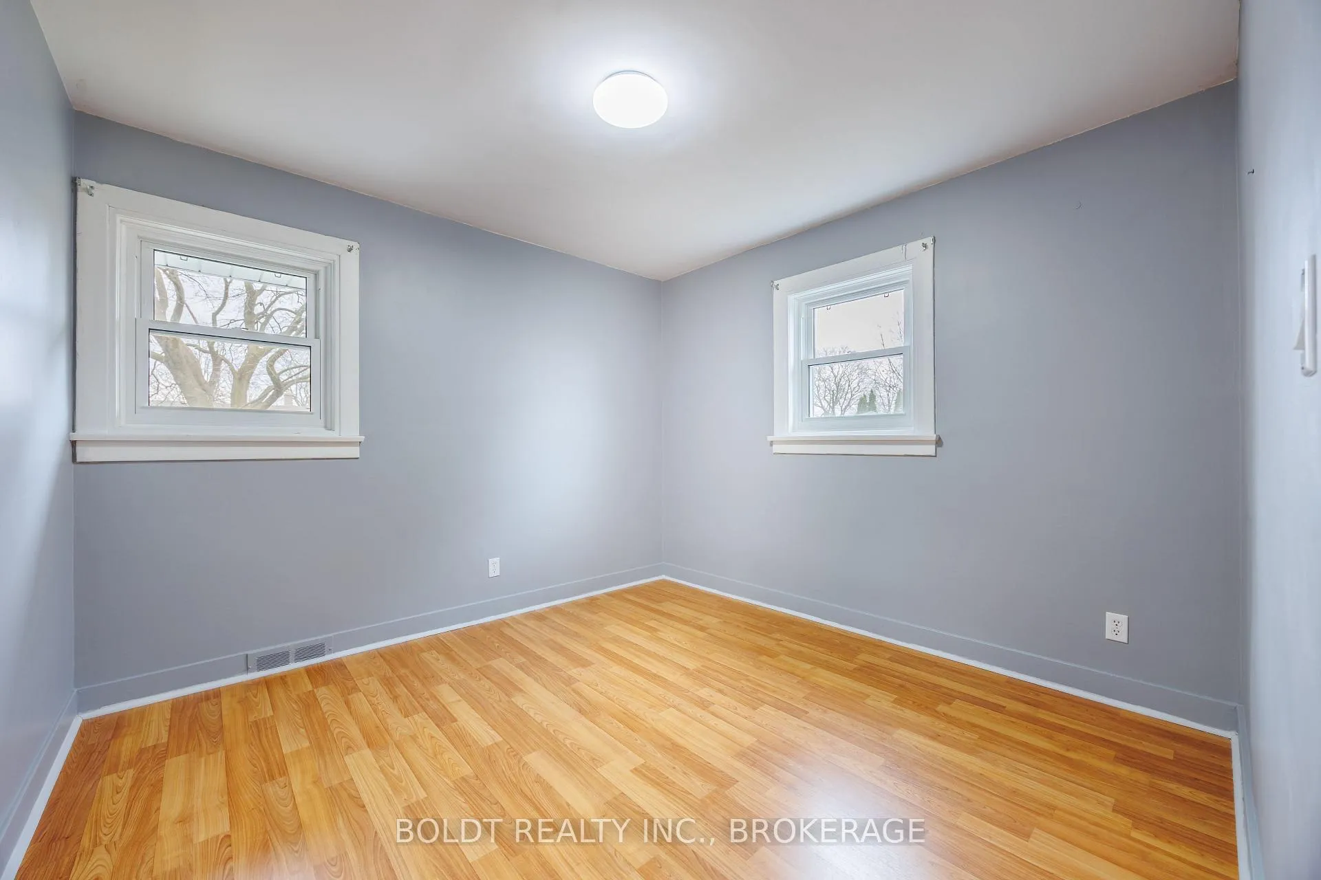 Photo 12 of 12 Sunnyside Drive, St. Catharines, Vine/Linwell — HOMEH