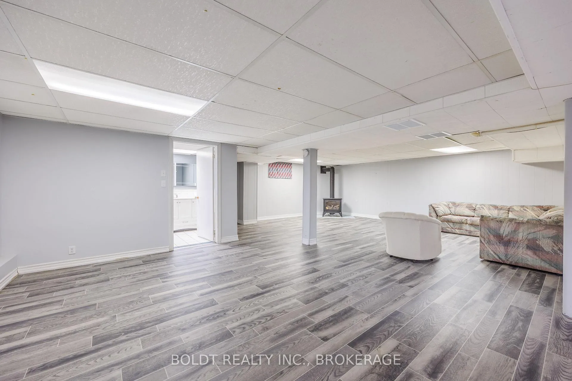 Photo 16 of 12 Sunnyside Drive, St. Catharines, Vine/Linwell — HOMEH