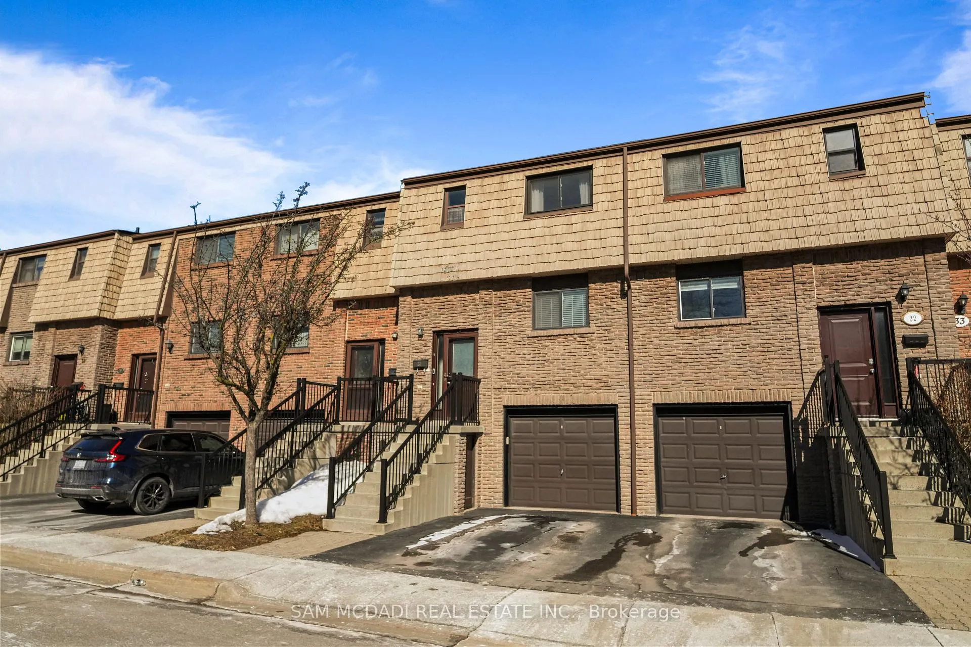 Photo 1 of Unit 31, 1518 Sixth Line, Oakville, College Park — HOMEH