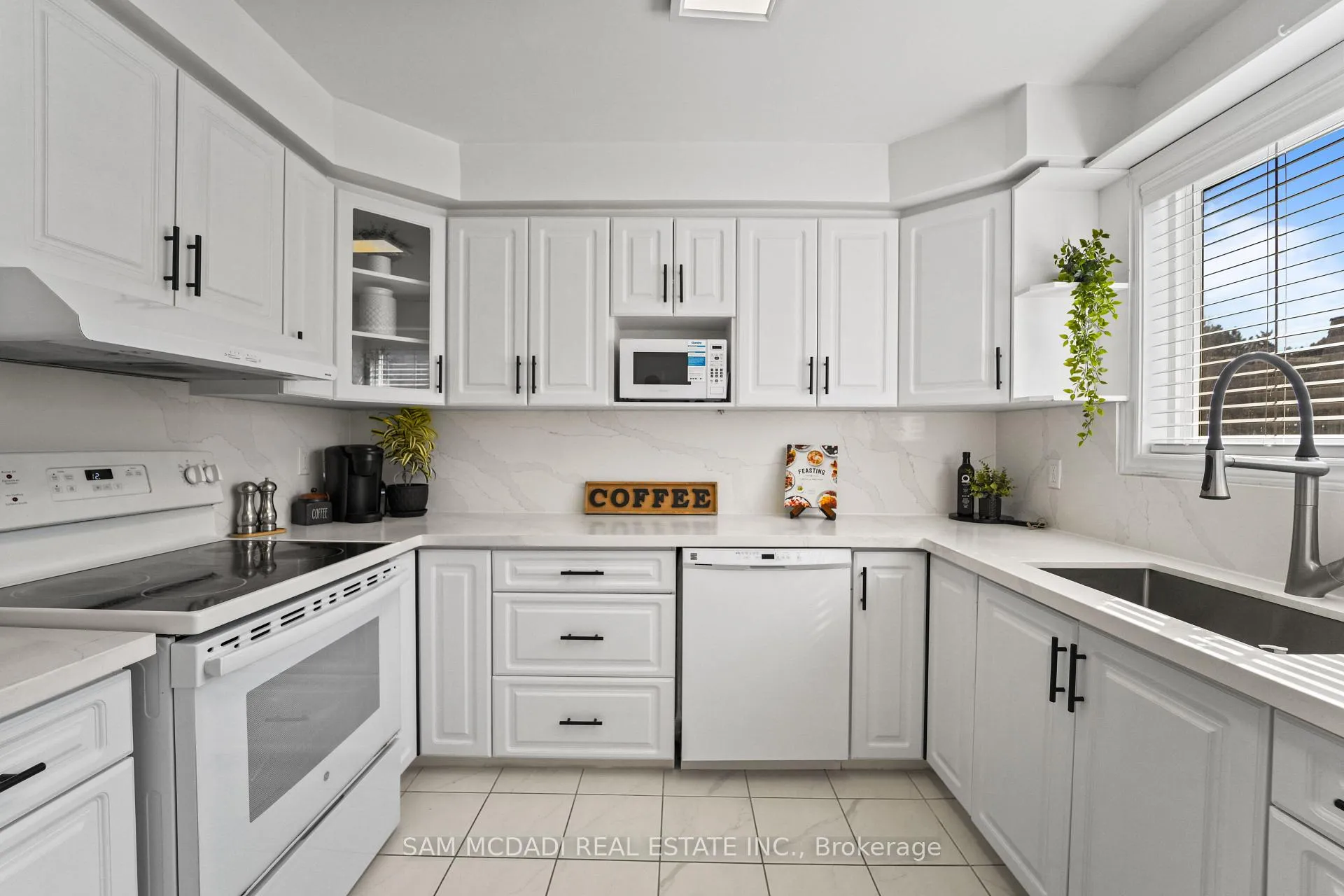 Photo 10 of Unit 31, 1518 Sixth Line, Oakville, College Park — HOMEH