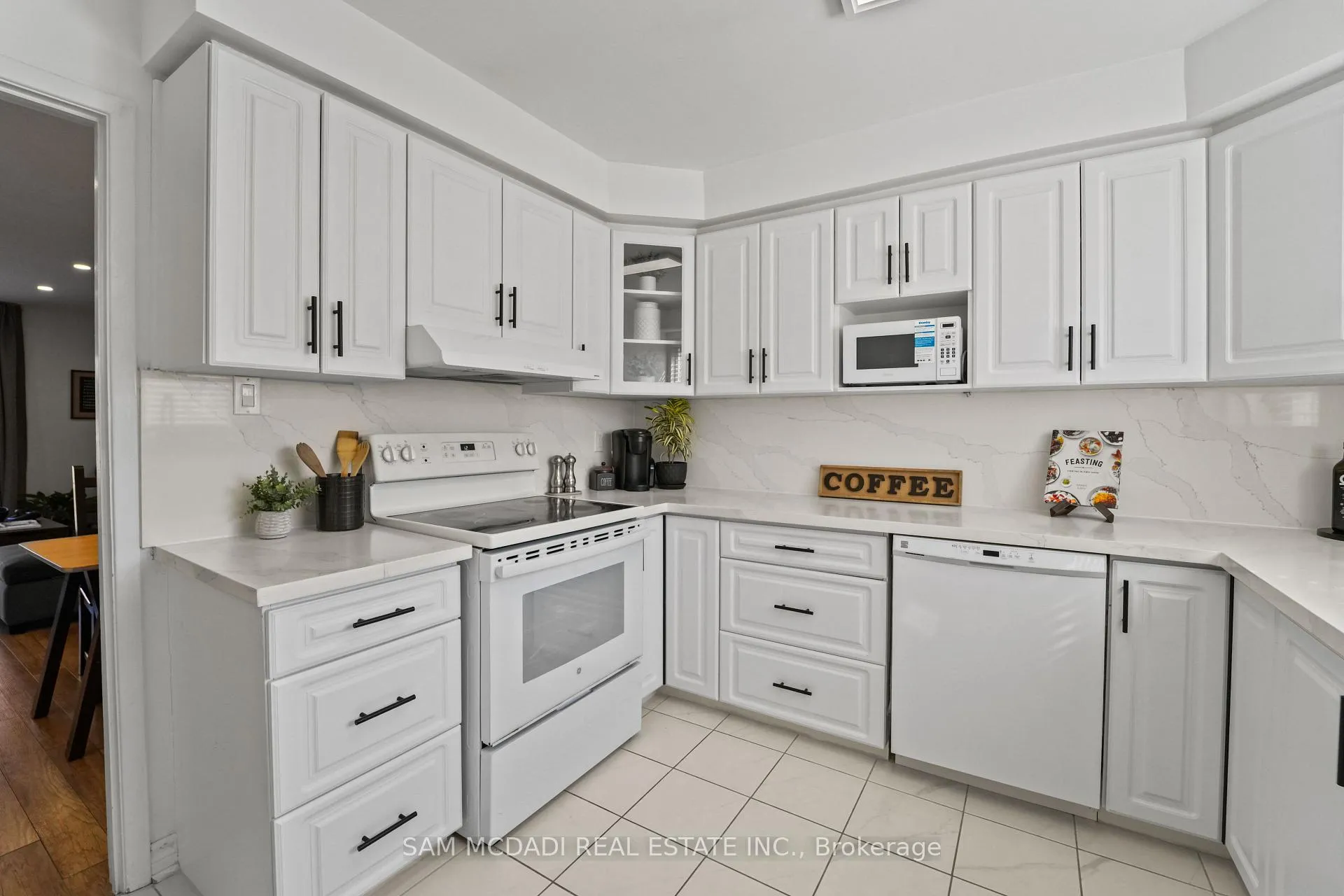 Photo 11 of Unit 31, 1518 Sixth Line, Oakville, College Park — HOMEH