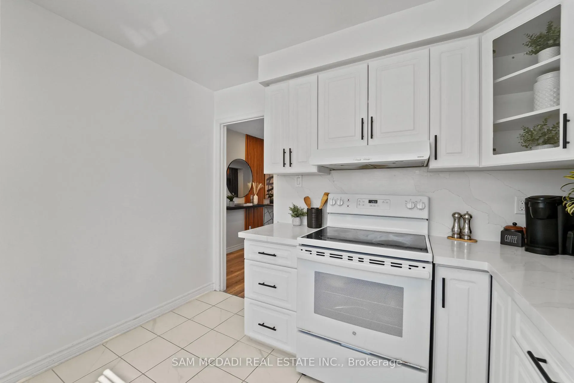 Photo 12 of Unit 31, 1518 Sixth Line, Oakville, College Park — HOMEH