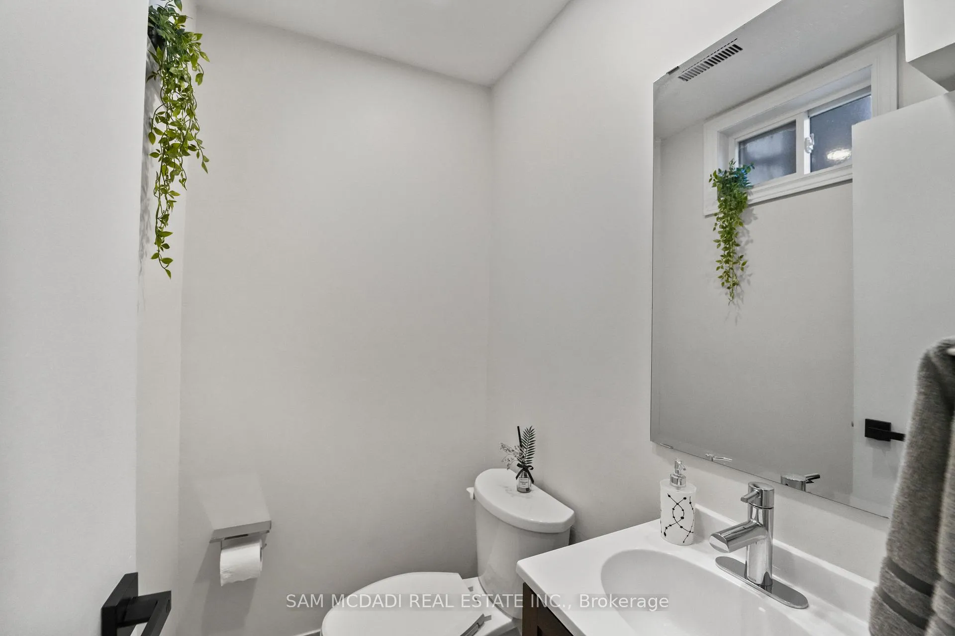 Photo 24 of Unit 31, 1518 Sixth Line, Oakville, College Park — HOMEH