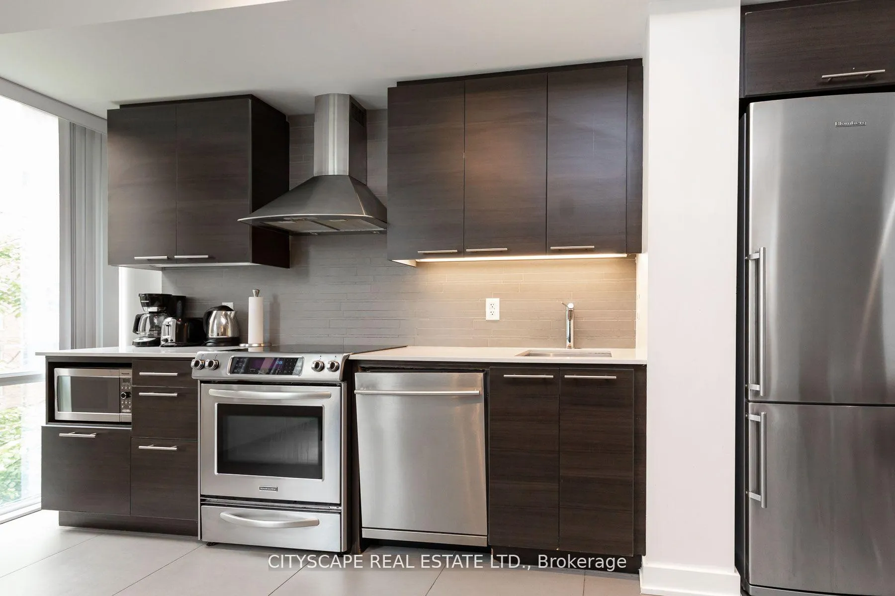 Photo 3 of Unit 201, 3 Market Street, Toronto, Waterfront Communities — HOMEH