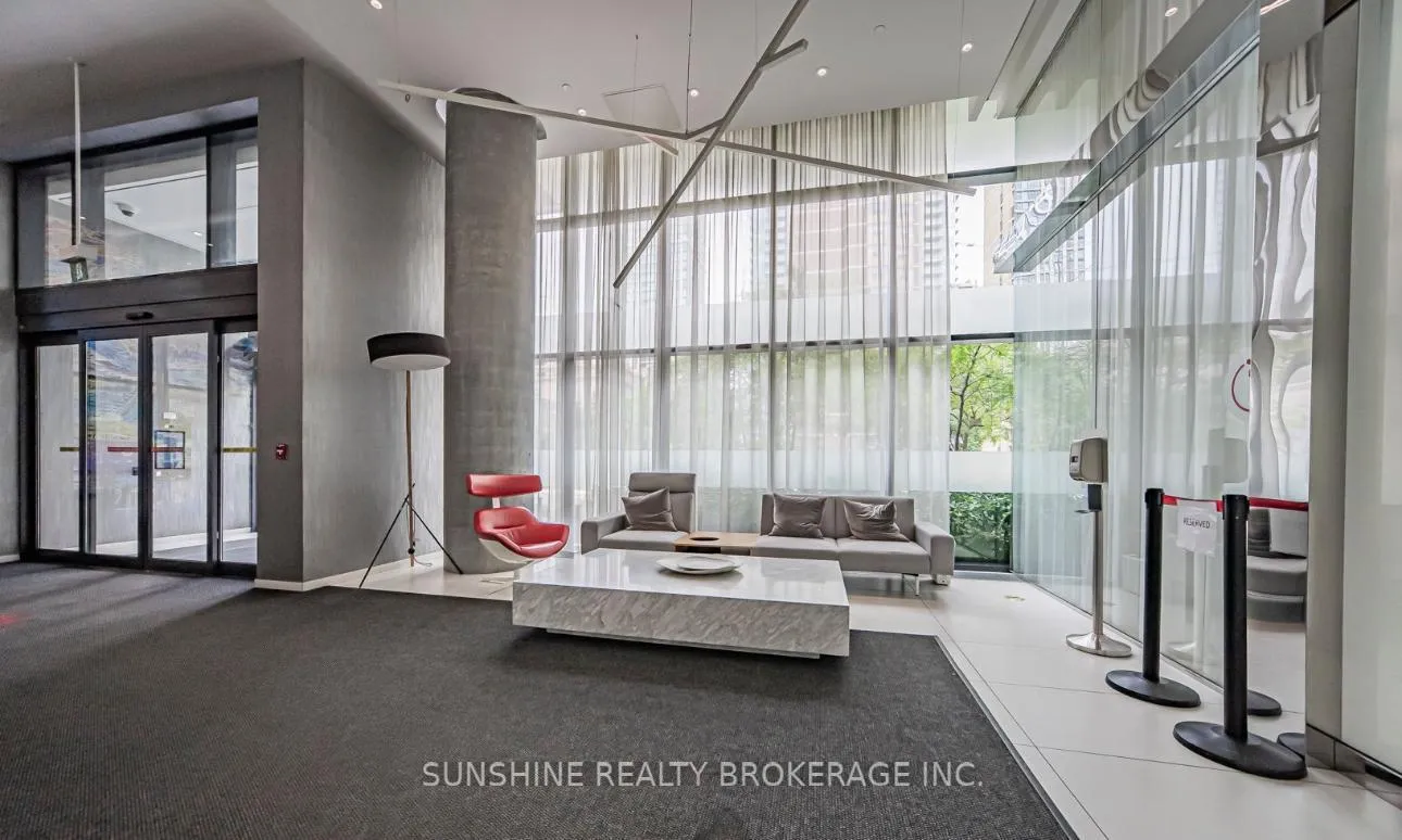 Photo 4 of Unit 912, 185 Roehampton Avenue, Toronto, Yonge-Eglinton — HOMEH