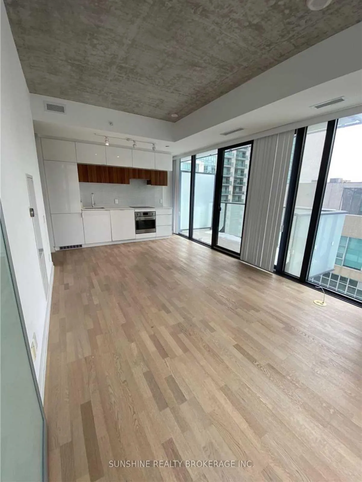 Photo 9 of Unit 912, 185 Roehampton Avenue, Toronto, Yonge-Eglinton — HOMEH