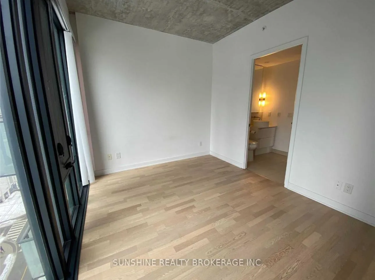 Photo 10 of Unit 912, 185 Roehampton Avenue, Toronto, Yonge-Eglinton — HOMEH