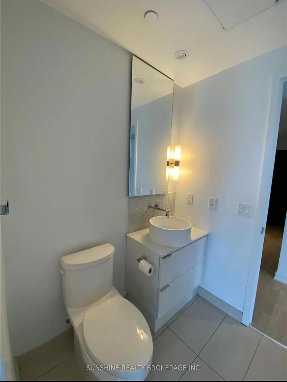 Photo 13 of Unit 912, 185 Roehampton Avenue, Toronto, Yonge-Eglinton — HOMEH