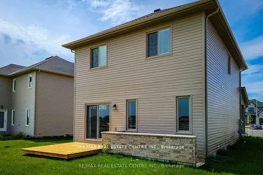 Photo 3 of 28 Spring Crest Way, Thorold, Rolling Meadows — HOMEH