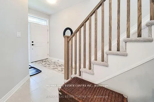 Photo 4 of 28 Spring Crest Way, Thorold, Rolling Meadows — HOMEH