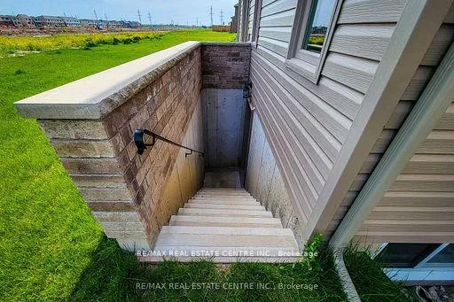Photo 8 of 28 Spring Crest Way, Thorold, Rolling Meadows — HOMEH