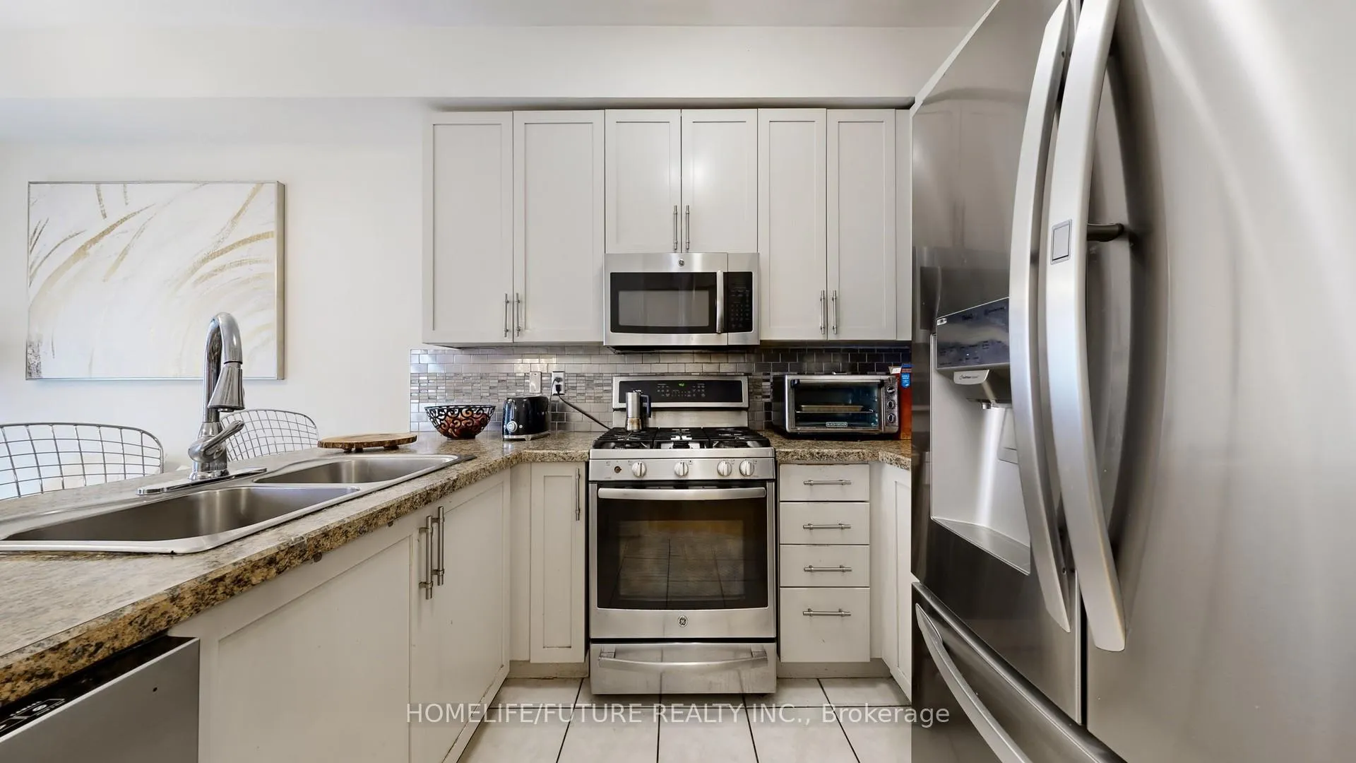 Photo 13 of 38 Marjoram Drive, Ajax, South East — HOMEH