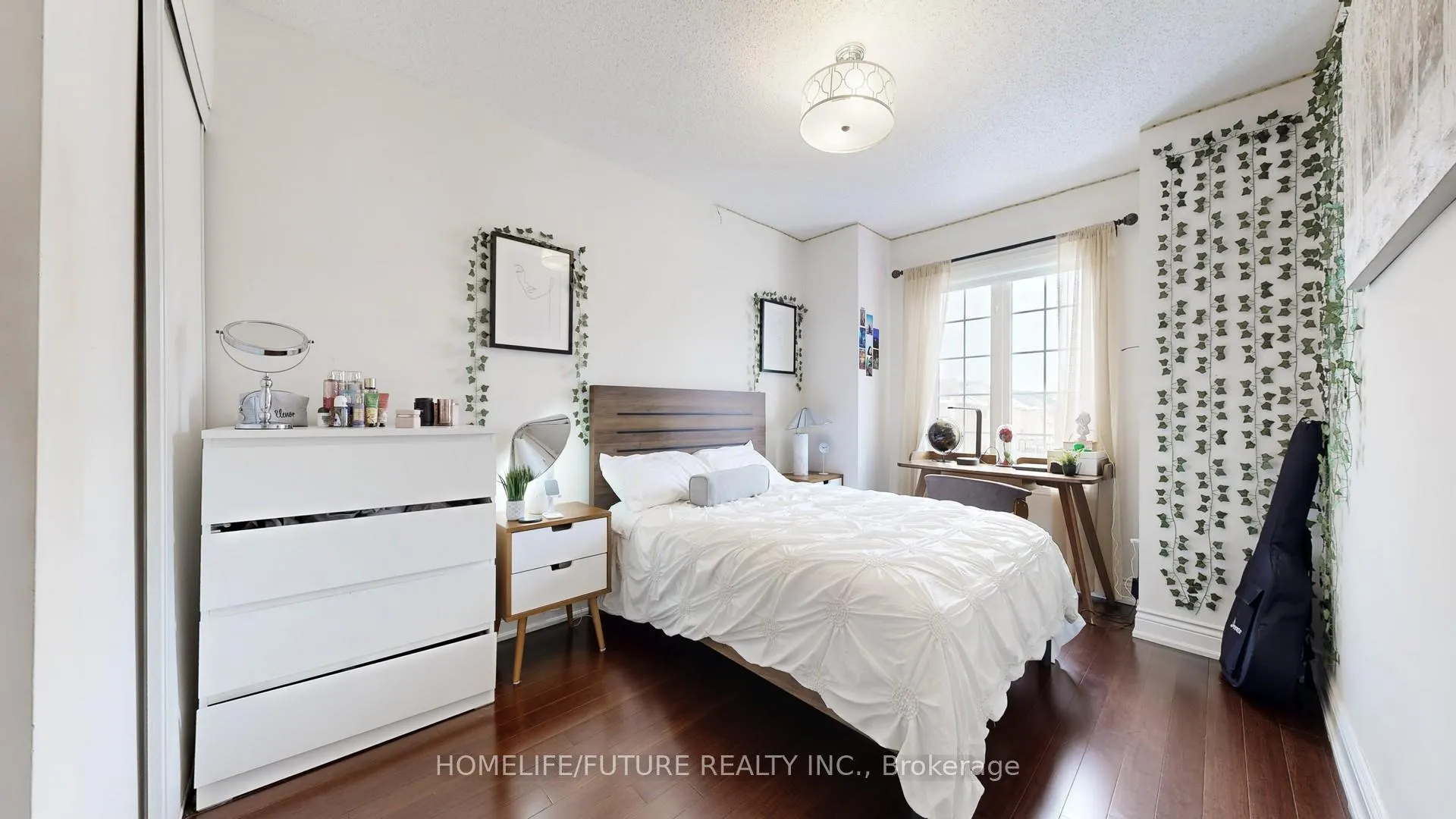 Photo 25 of 38 Marjoram Drive, Ajax, South East — HOMEH