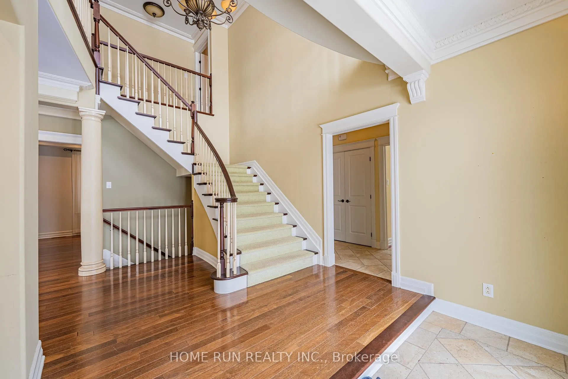 Photo 6 of 546 Kochar Drive, Ottawa, Mooneys Bay — HOMEH