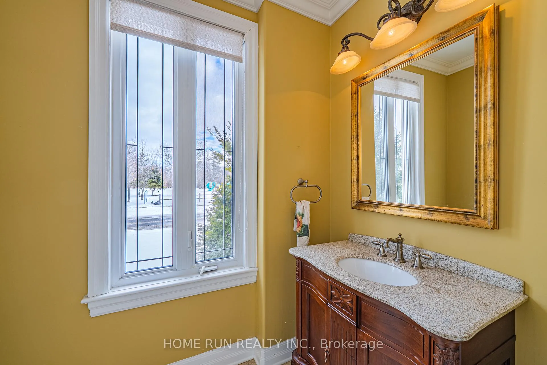 Photo 8 of 546 Kochar Drive, Ottawa, Mooneys Bay — HOMEH