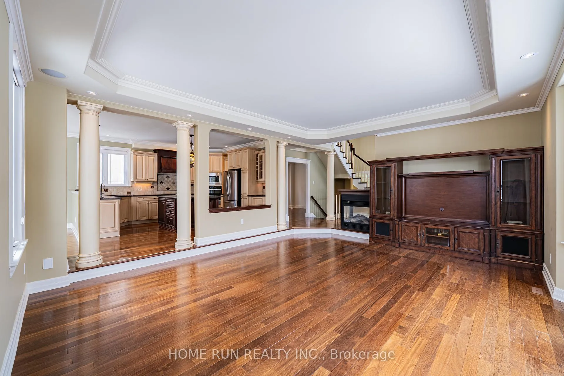 Photo 13 of 546 Kochar Drive, Ottawa, Mooneys Bay — HOMEH