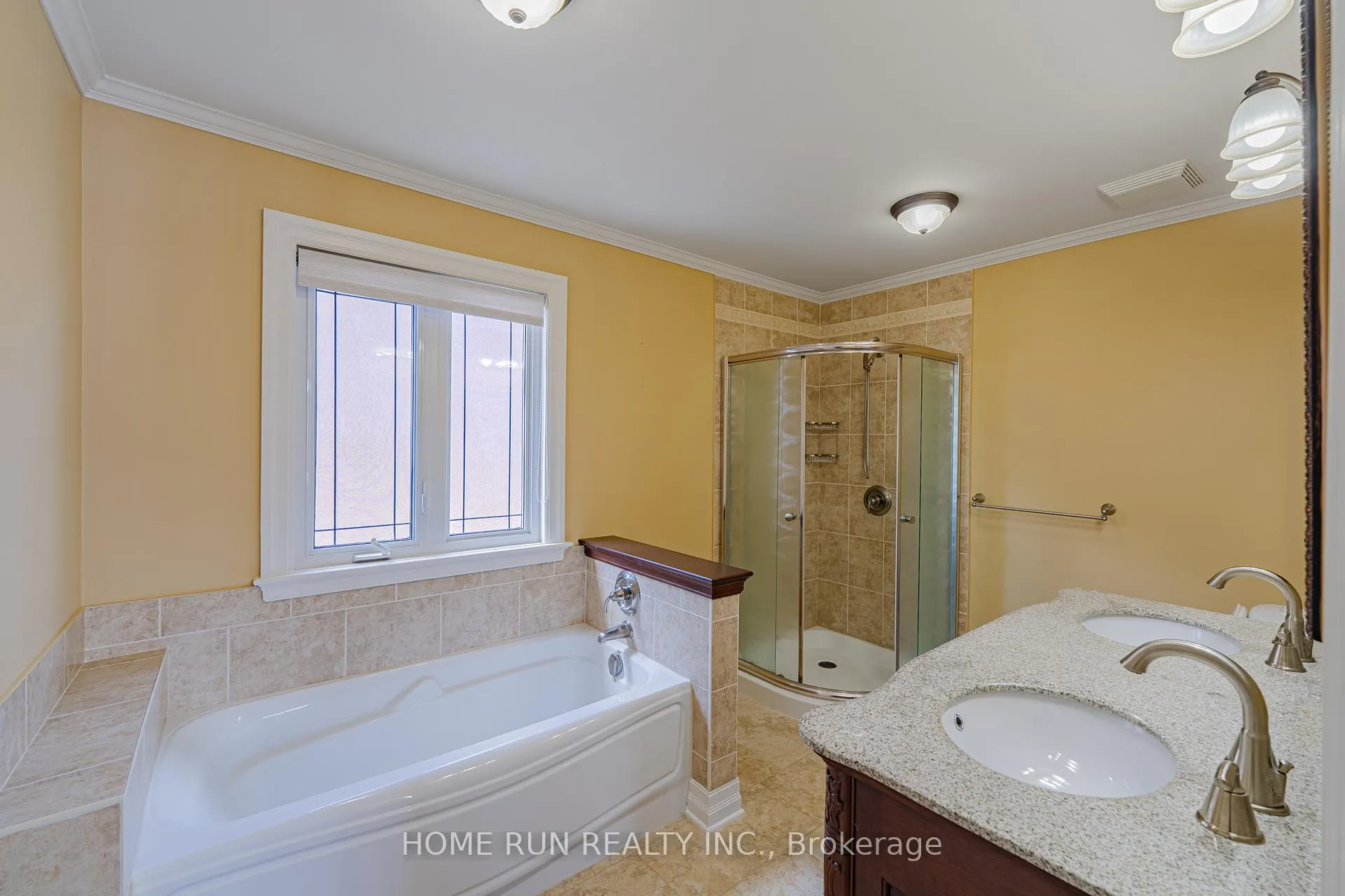 Photo 29 of 546 Kochar Drive, Ottawa, Mooneys Bay — HOMEH