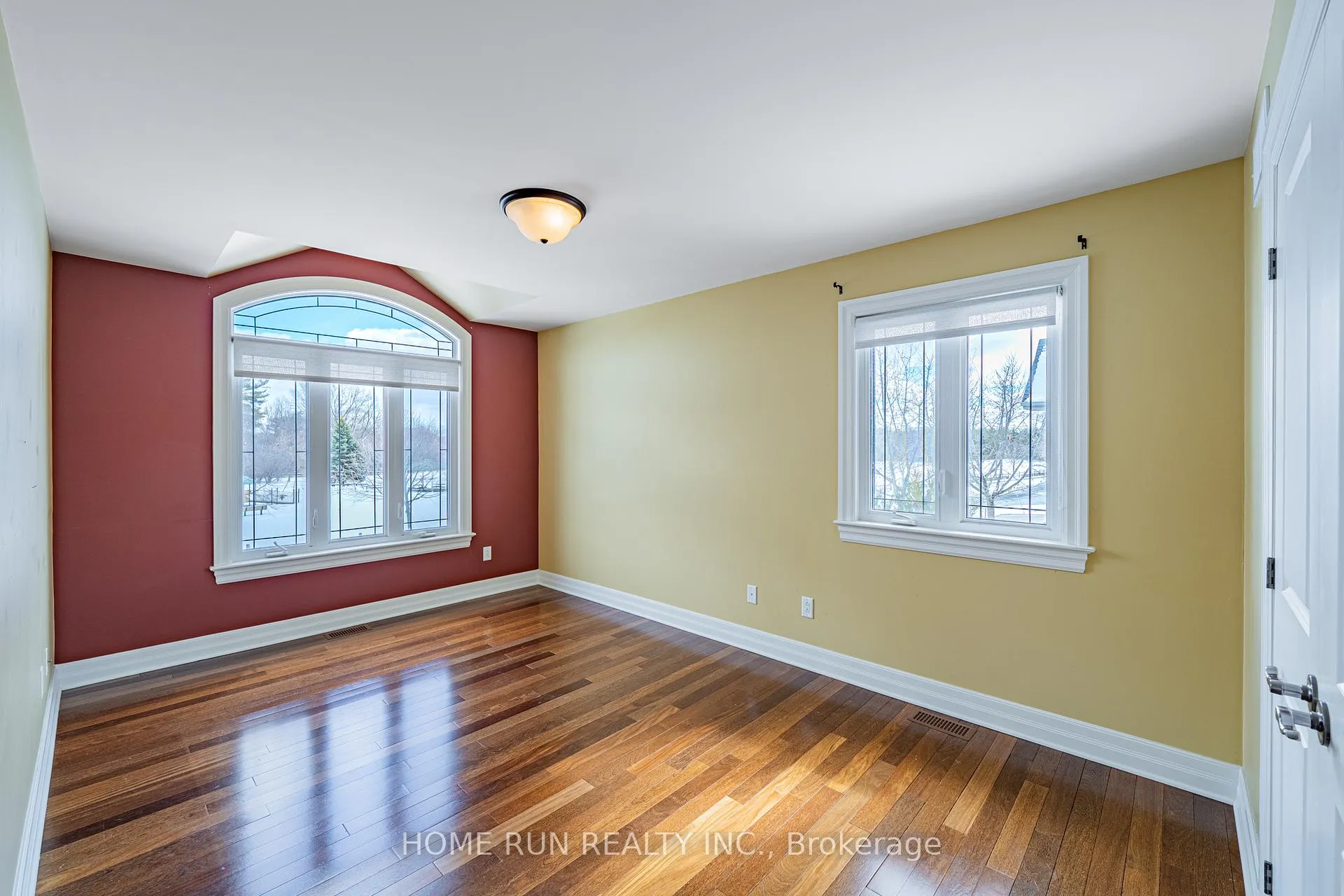 Photo 32 of 546 Kochar Drive, Ottawa, Mooneys Bay — HOMEH