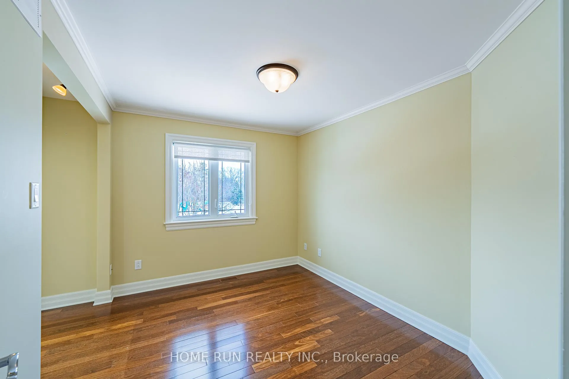 Photo 34 of 546 Kochar Drive, Ottawa, Mooneys Bay — HOMEH