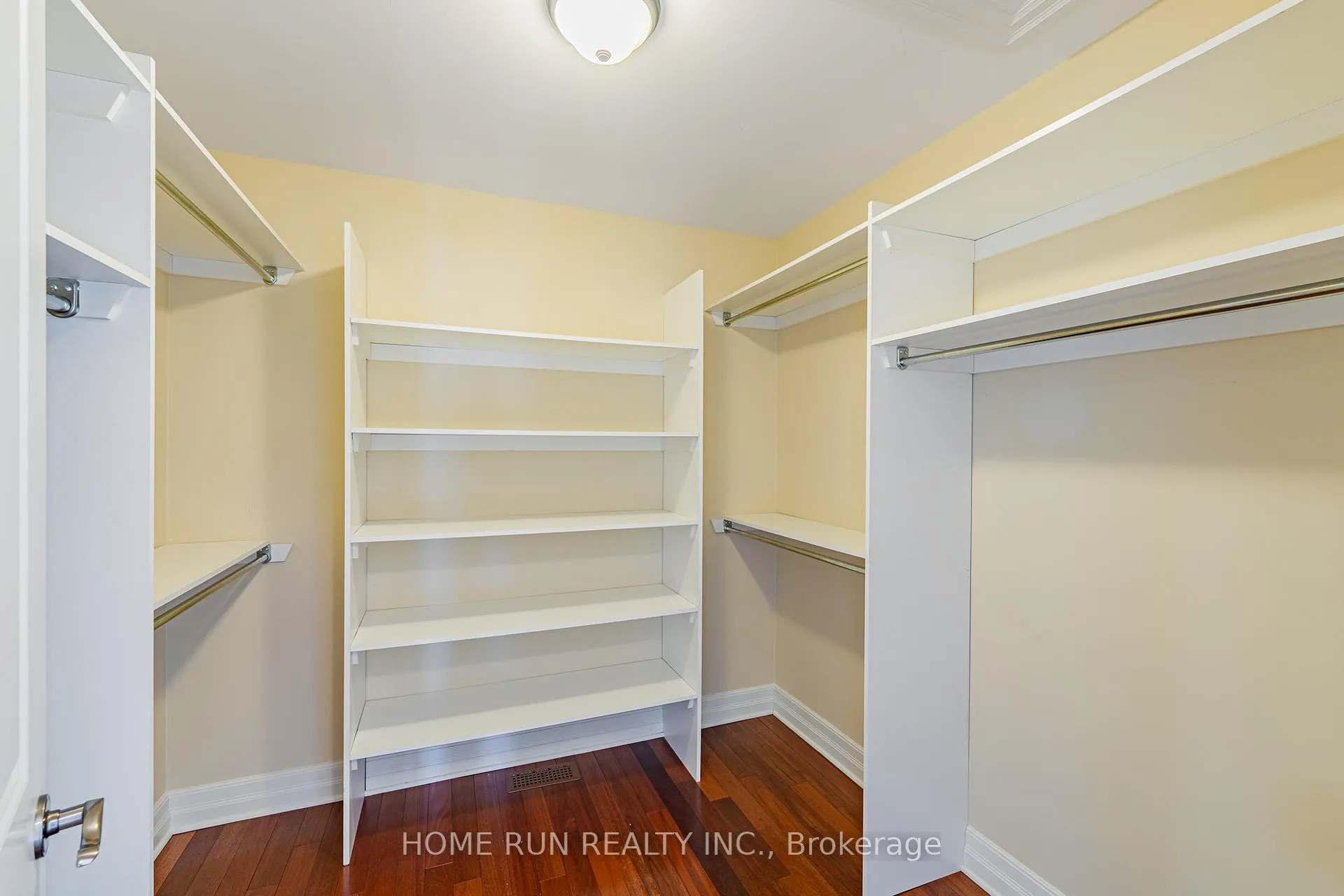 Photo 37 of 546 Kochar Drive, Ottawa, Mooneys Bay — HOMEH