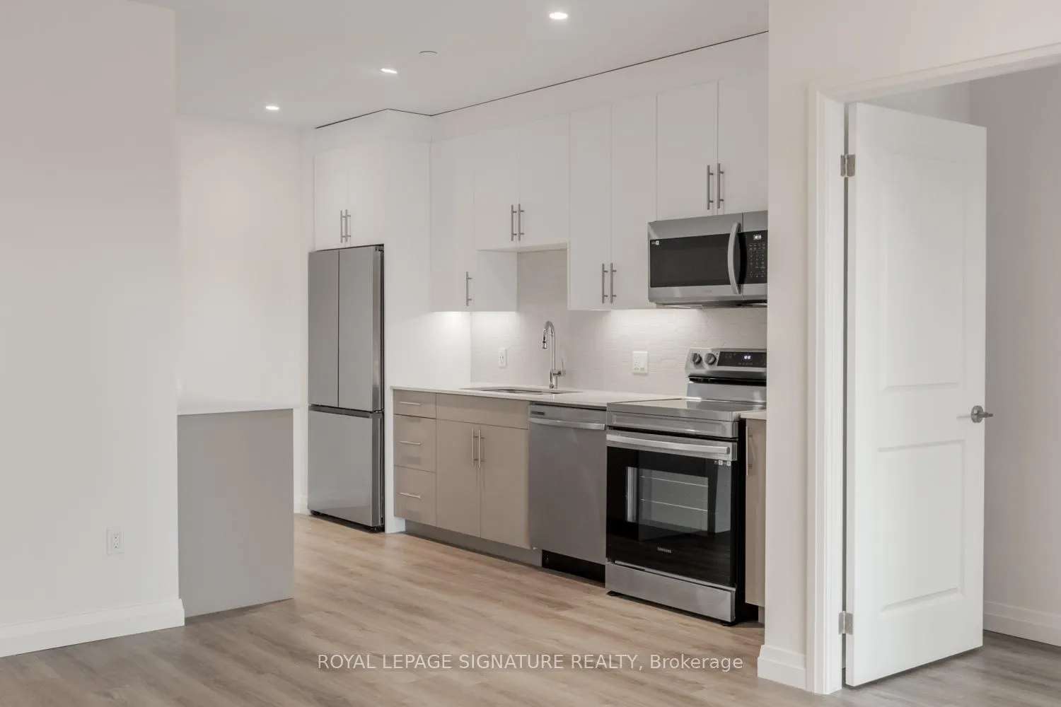 Photo 6 of Unit 612, 525 New Dundee Road, Kitchener — HOMEH