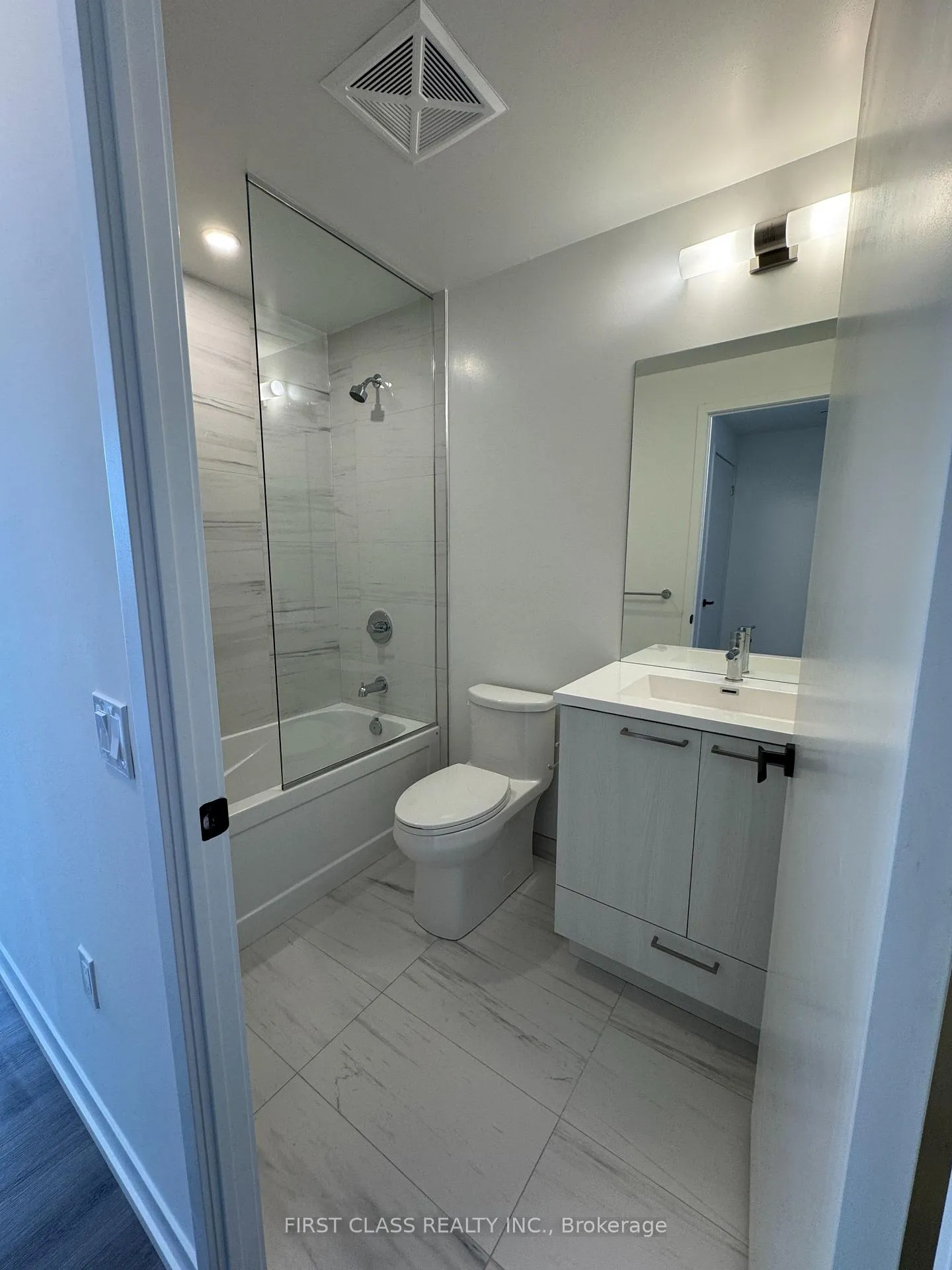Photo 2 of Unit 2009, 225 Commerce Street, Vaughan, Vaughan Corporate Centre — HOMEH