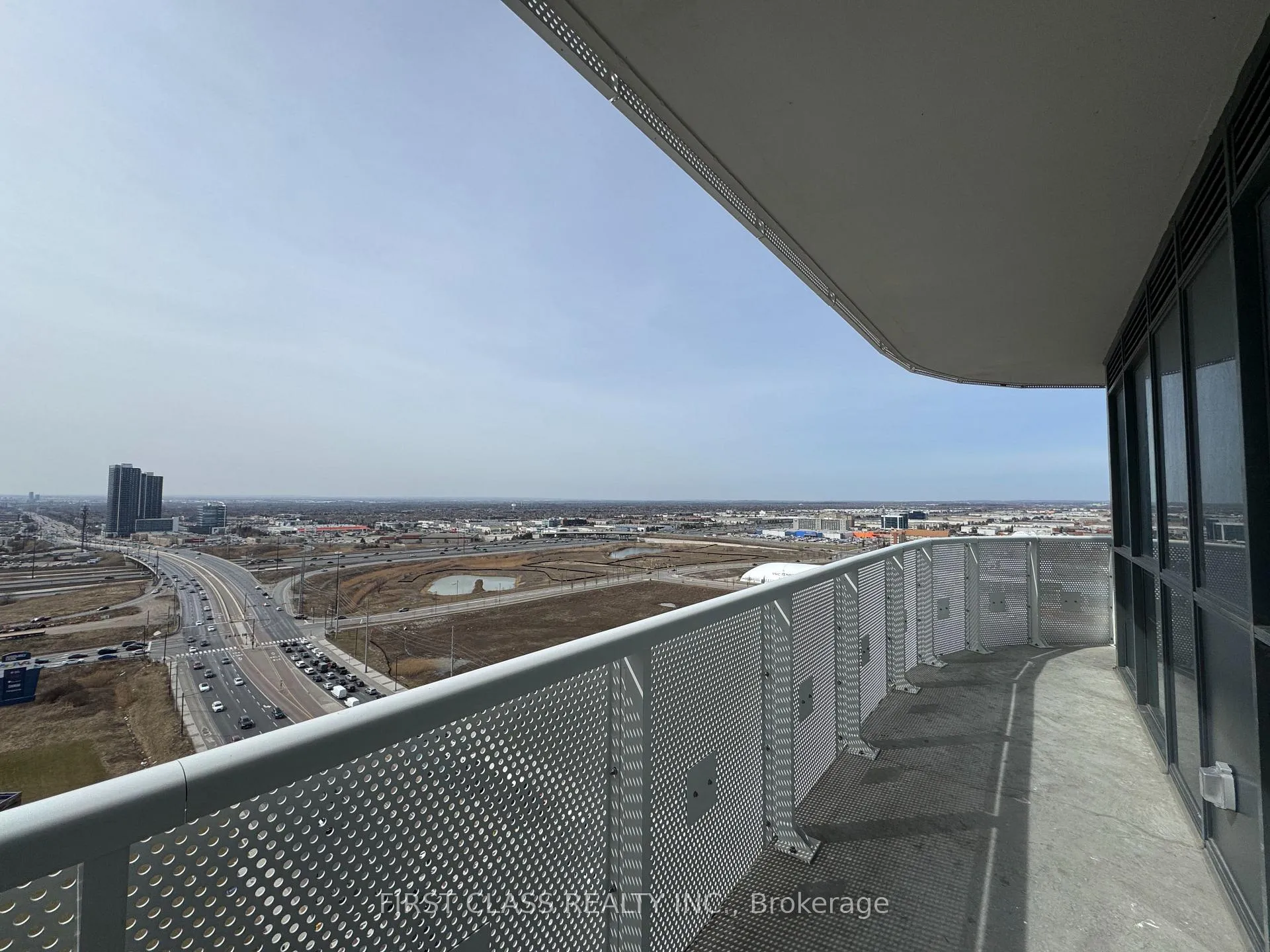 Photo 4 of Unit 2009, 225 Commerce Street, Vaughan, Vaughan Corporate Centre — HOMEH