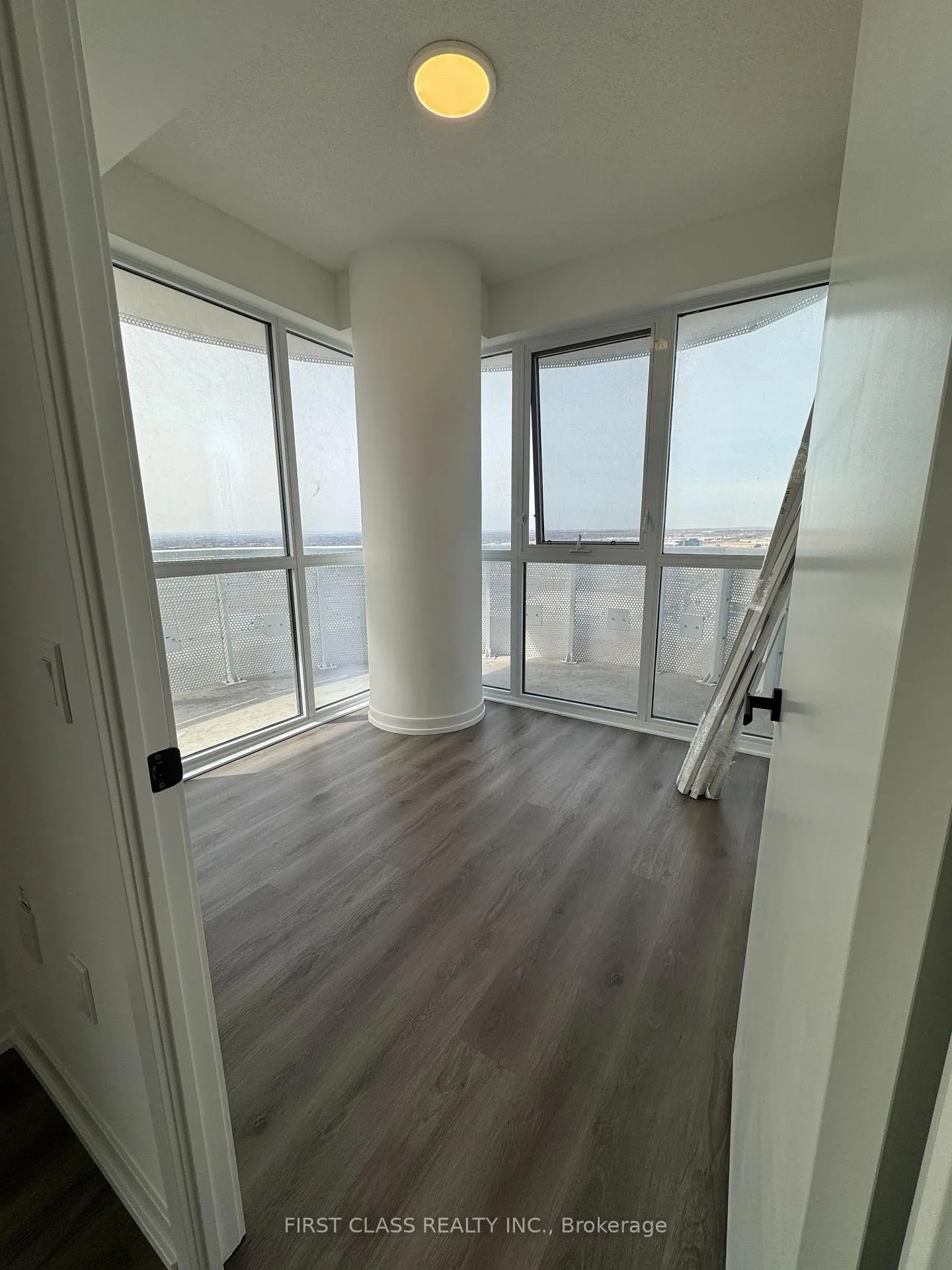 Photo 9 of Unit 2009, 225 Commerce Street, Vaughan, Vaughan Corporate Centre — HOMEH