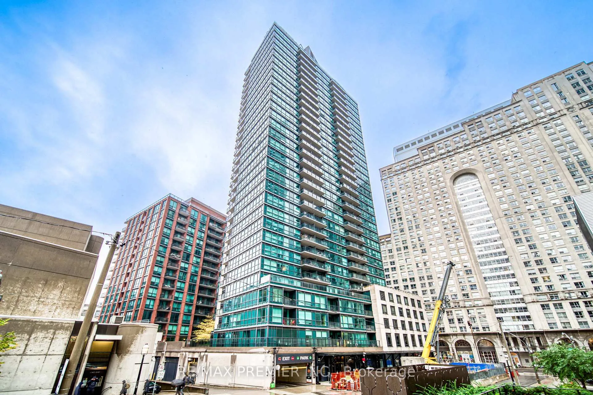 Front of Unit 1404, 1 Scott Street