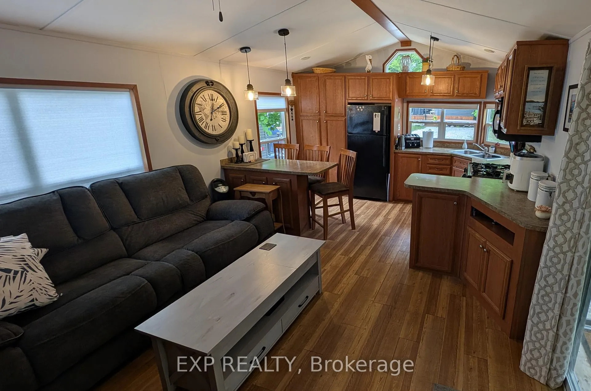 Photo 6 of 1082 Shamrock Marina Road, Gravenhurst, Morrison — HOMEH