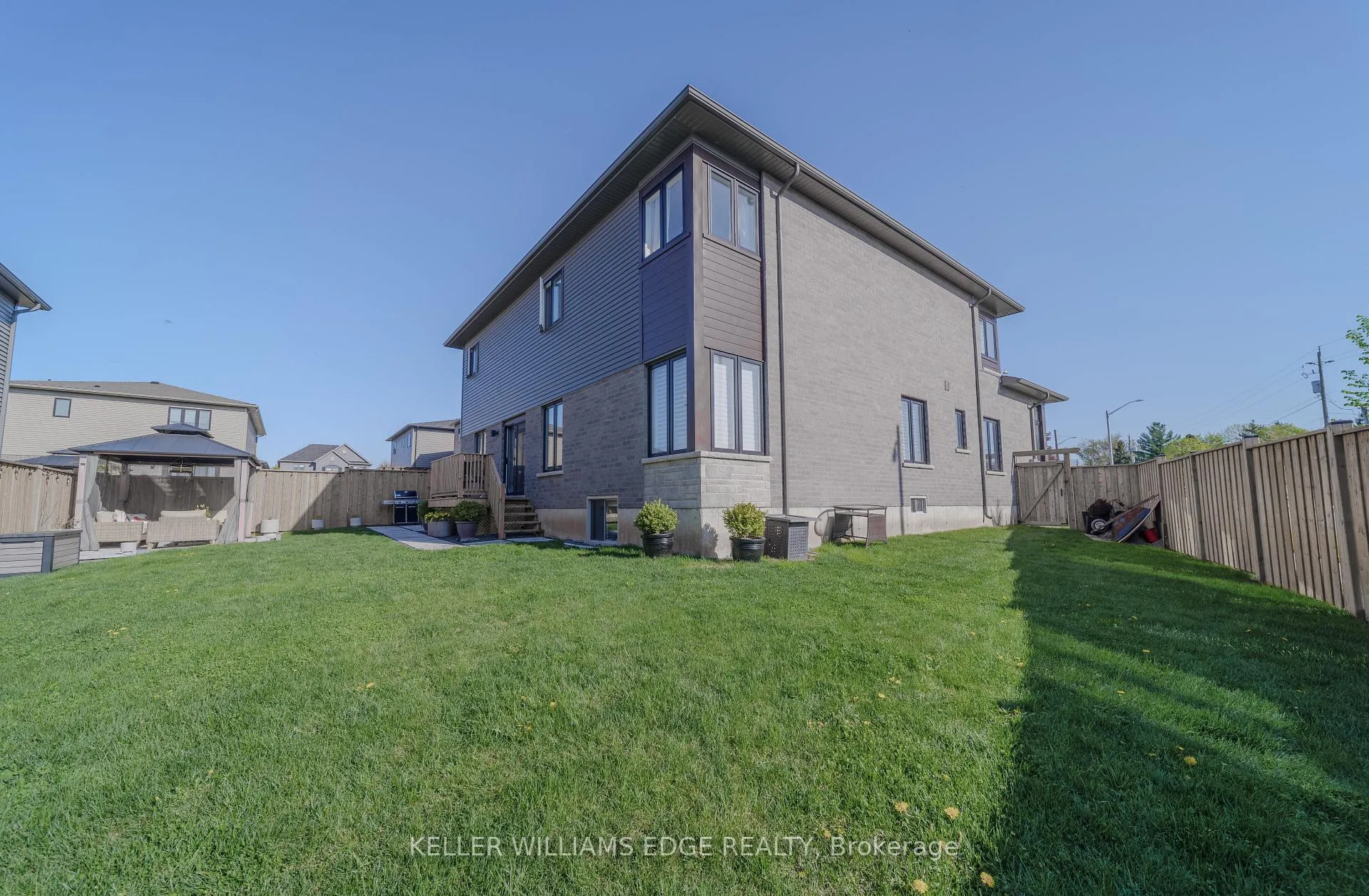 Photo 43 of 5115 Rose Avenue, Lincoln, Beamsville — HOMEH
