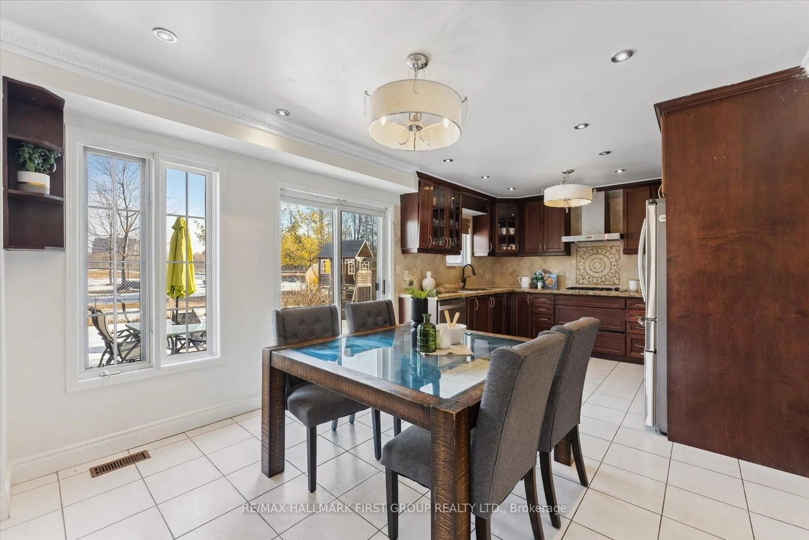 Photo 8 of 75 Sullivan Drive, Ajax, Central — HOMEH