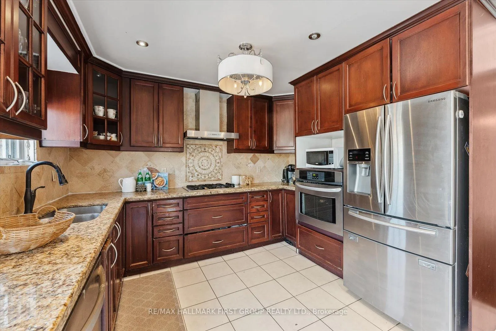 Photo 11 of 75 Sullivan Drive, Ajax, Central — HOMEH