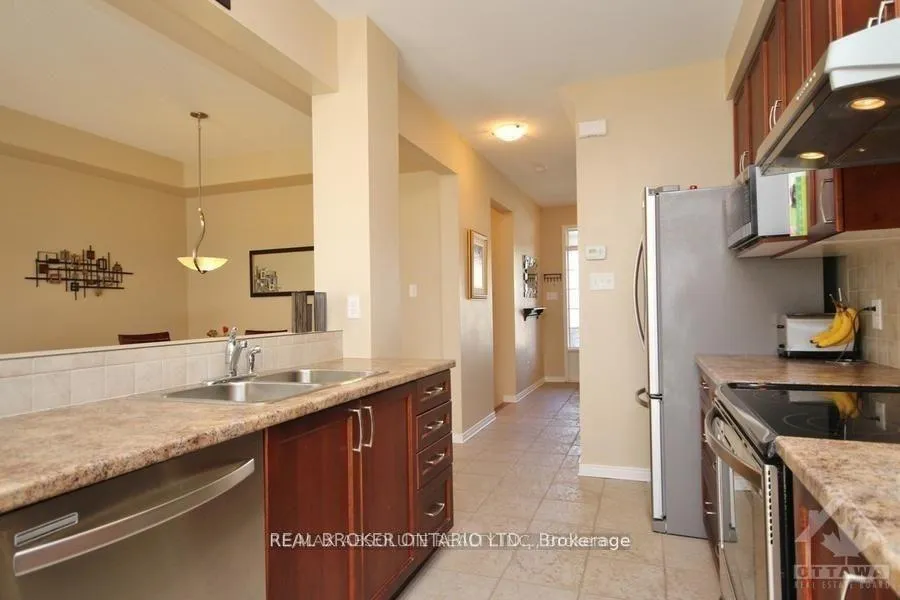 Photo 5 of 615 Pepperville Crescent, Ottawa, Kanata - Emerald Meadows/Trailwest — HOMEH