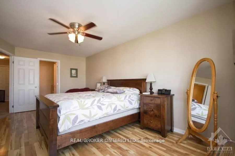 Photo 10 of 615 Pepperville Crescent, Ottawa, Kanata - Emerald Meadows/Trailwest — HOMEH