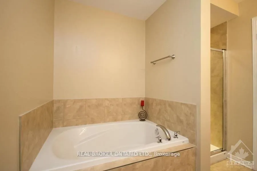 Photo 12 of 615 Pepperville Crescent, Ottawa, Kanata - Emerald Meadows/Trailwest — HOMEH
