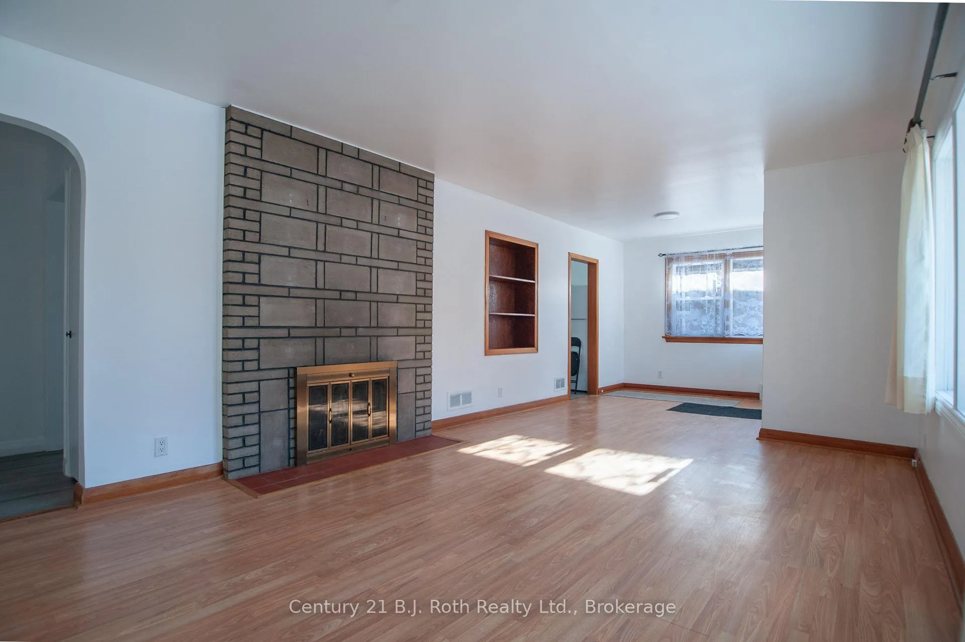 Photo 3 of Unit Main, 639 Yonge Street, Midland — HOMEH