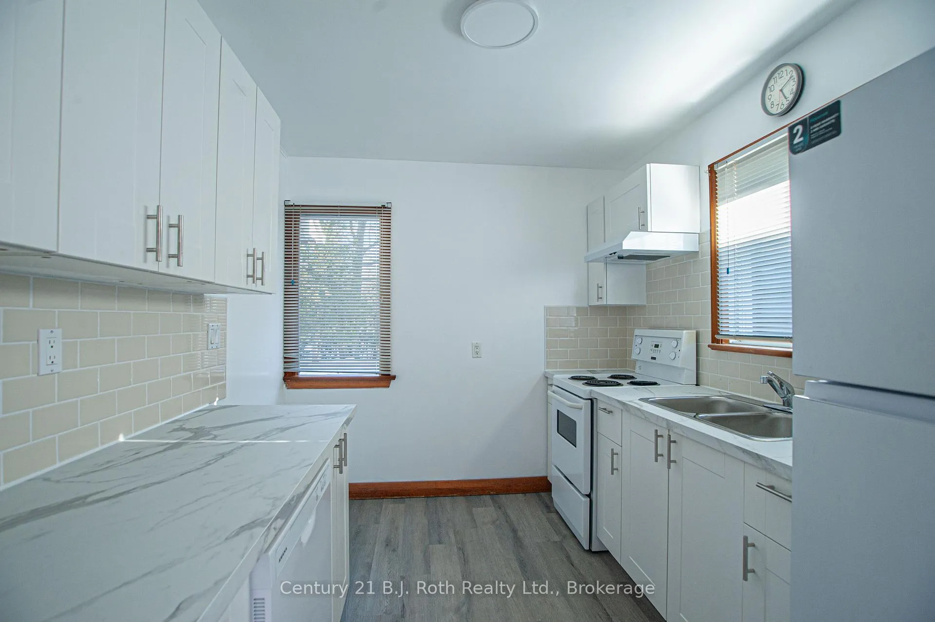 Photo 5 of Unit Main, 639 Yonge Street, Midland — HOMEH