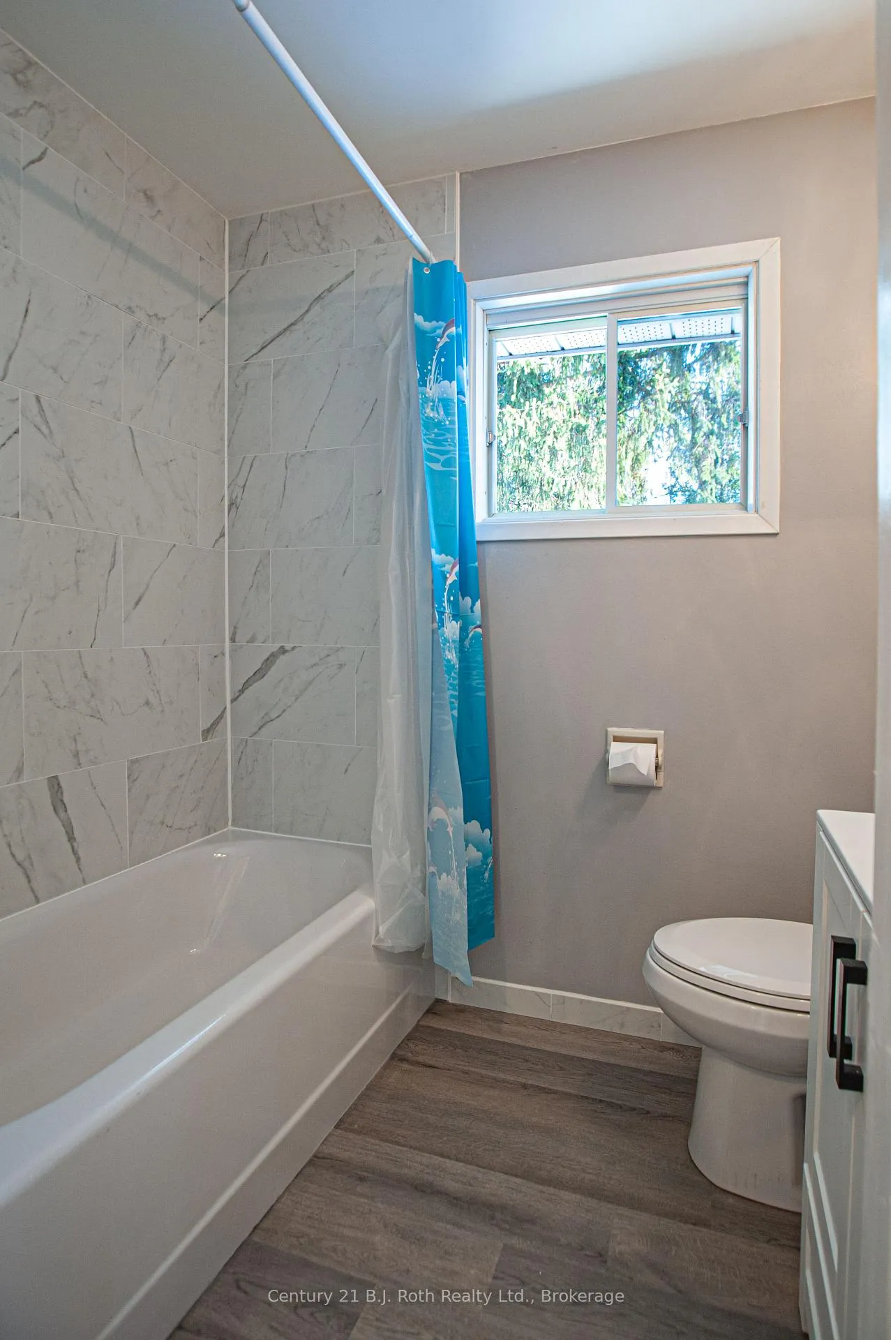 Photo 6 of Unit Main, 639 Yonge Street, Midland — HOMEH